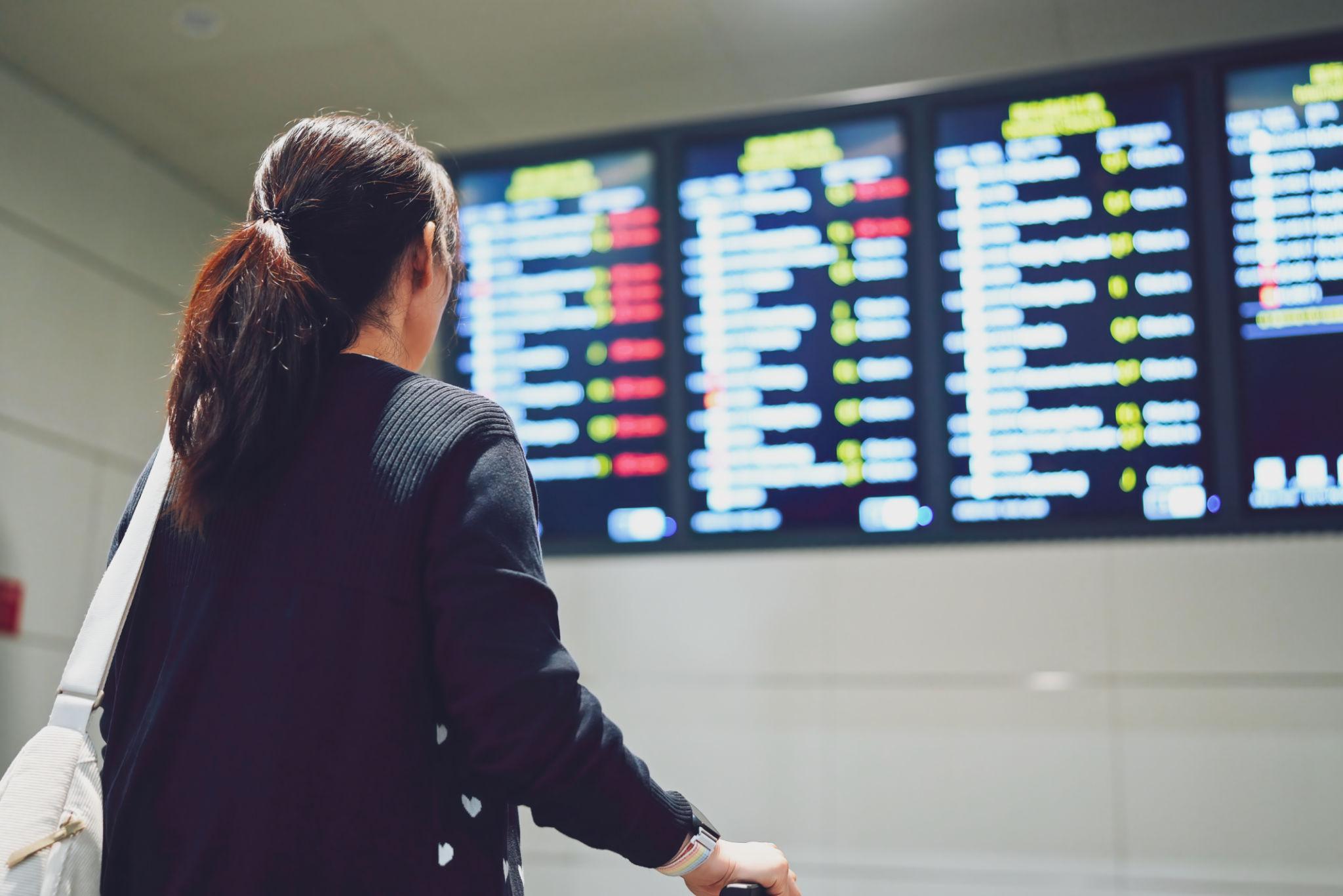 Работа за границей: спасение от кризиса или рискованное приключение?